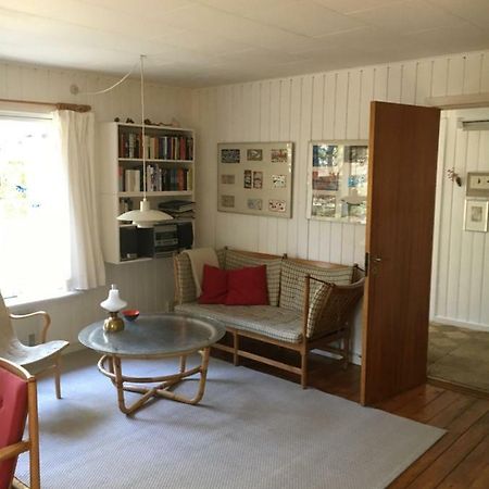 Midtvejshuset Villa Ronne Bagian luar foto