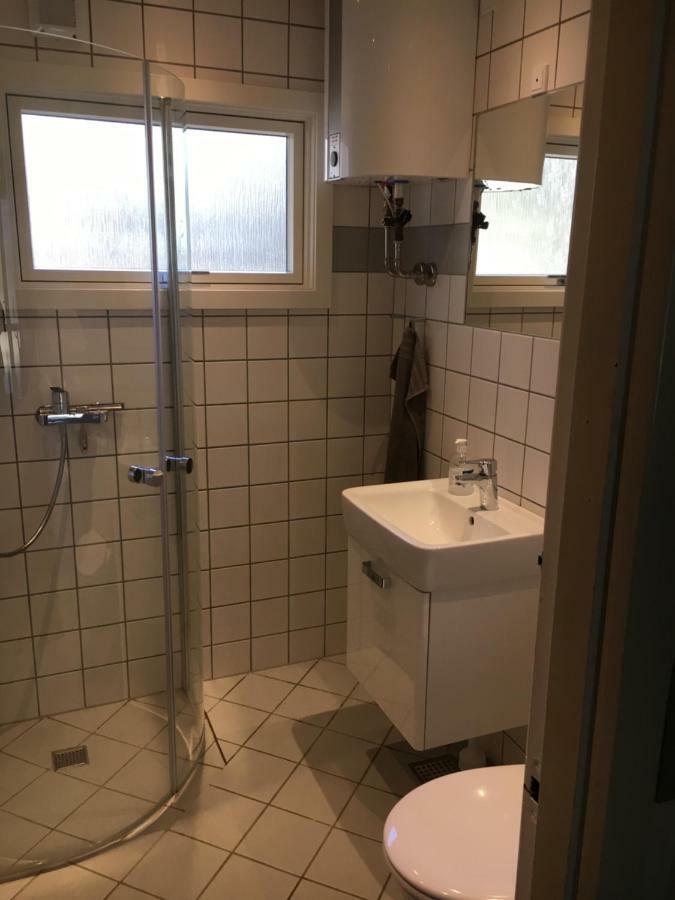 Midtvejshuset Villa Ronne Bagian luar foto