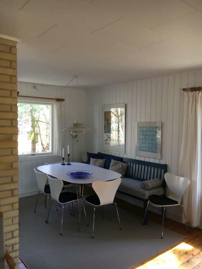 Midtvejshuset Villa Ronne Bagian luar foto